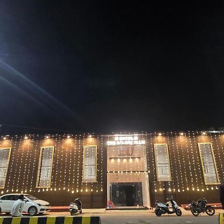 The Golden Palm Khajuraho酒店 外观 照片