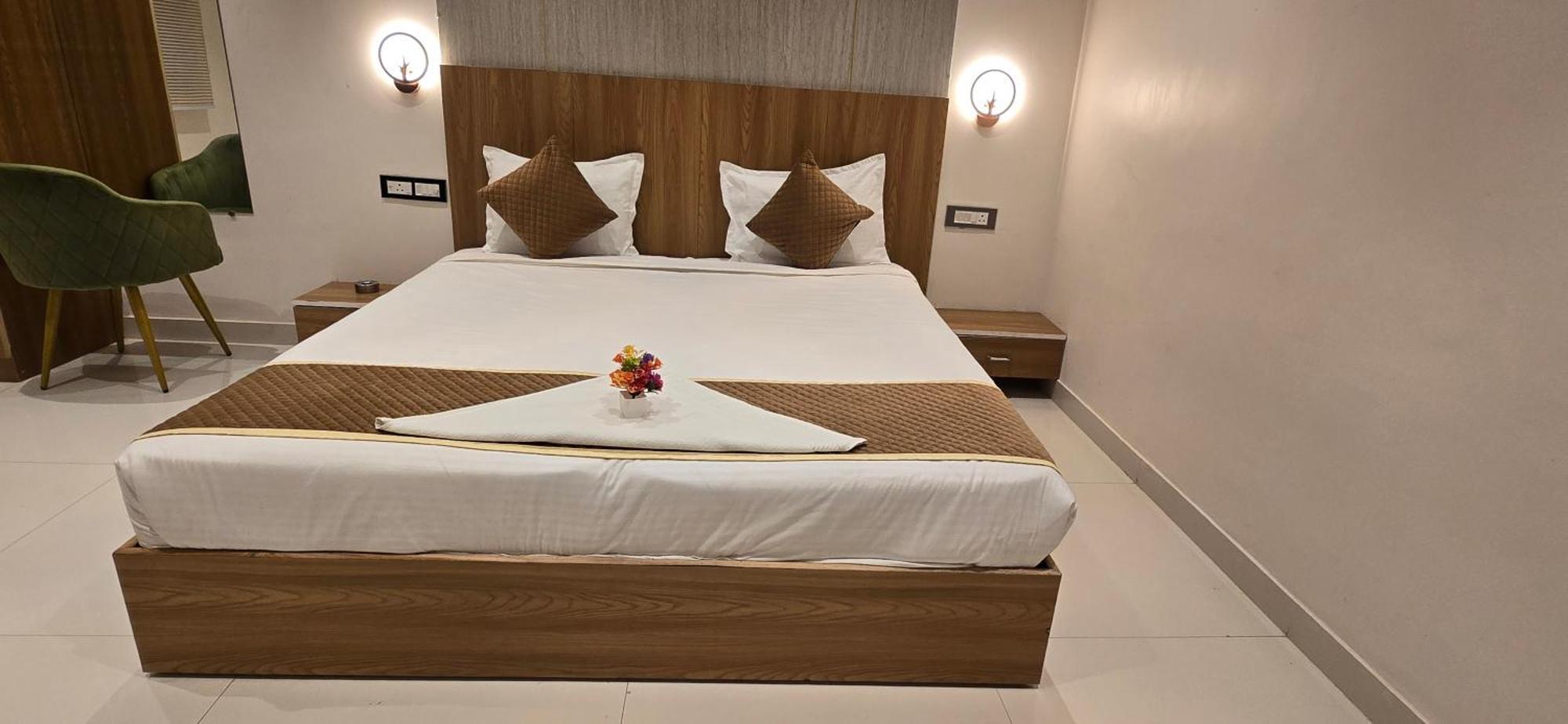 The Golden Palm Khajuraho酒店 外观 照片