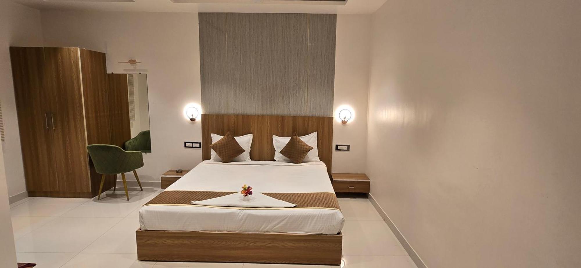 The Golden Palm Khajuraho酒店 外观 照片
