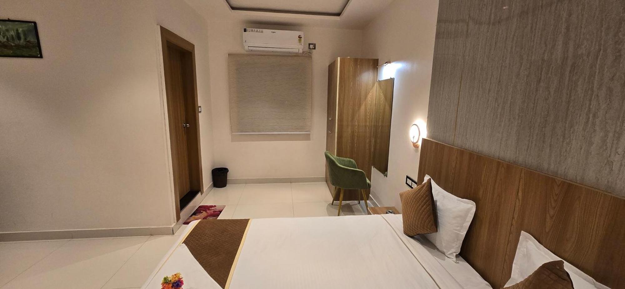 The Golden Palm Khajuraho酒店 外观 照片